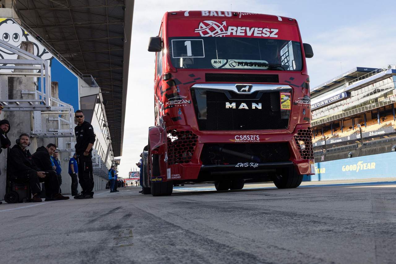 今季も快進撃を見せた王者ノルベルト・キス、週末2勝でシリーズ史上初の“7冠”王者に／ETRC第7戦