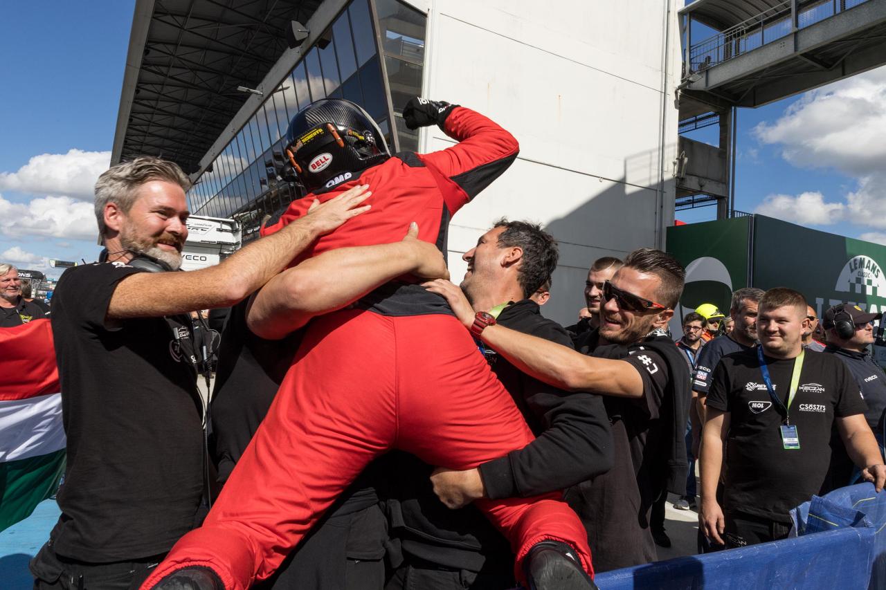 今季も快進撃を見せた王者ノルベルト・キス、週末2勝でシリーズ史上初の“7冠”王者に／ETRC第7戦