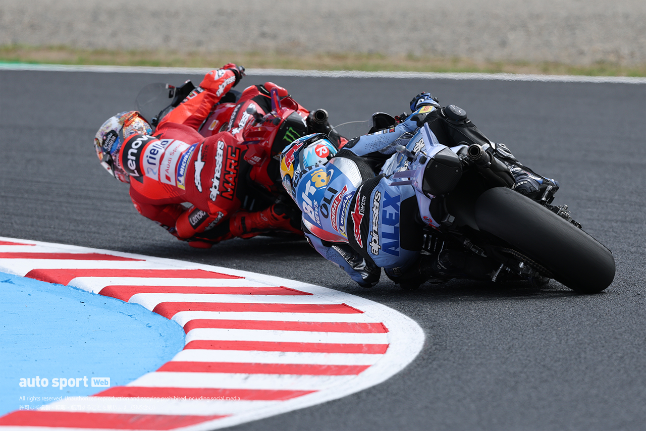 マルク・マルケスを追うアレックス・マルケス（BK8グレシーニ・レーシングMotoGP）／2025MotoGP第17戦日本GP