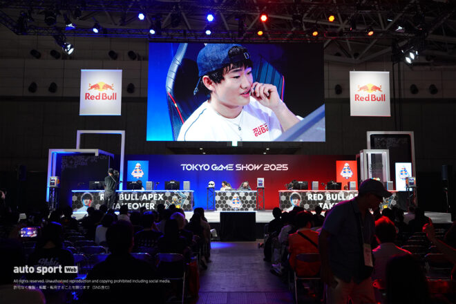 東京ゲームショウ2025の『Red Bull Apex Takeover with Yuki Tsunoda』に出演した角田裕毅