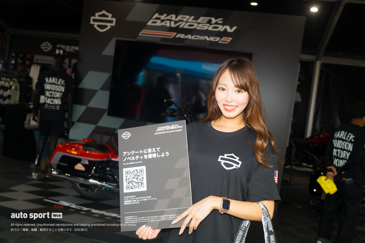 今年も初日から盛況のMotoGP日本GPイベント広場。小椋藍グッズは売り切れ続出？／第17戦日本GP