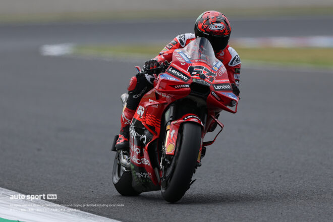 貴重カワサキ鈴鹿８耐王者　ジョナサン・レイ直筆サイン入り使用済みニースライダー！ 貴重カワサキ鈴鹿8耐王者 ジョナサン・レイ直筆サイン入り使用