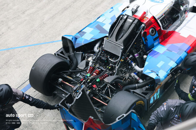 BMW Mハイブリッド V8