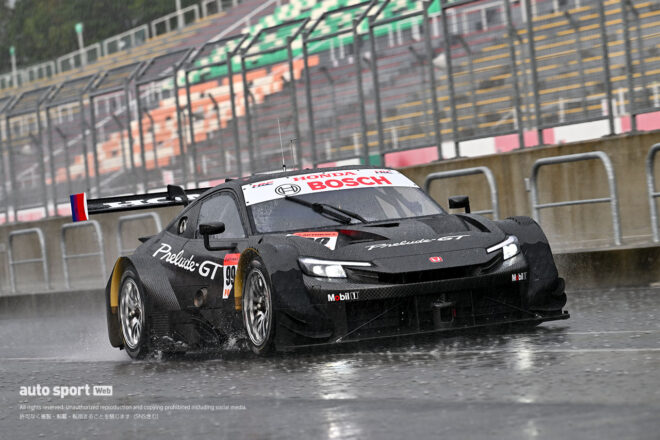 ホンダ／HRCの新型GT500マシンのプレリュードGTがSUGOでシェイクダウン。ウエットのなか順調に周回