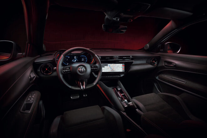 【両角岳彦の自動車再評論】国産先行神話は崩壊!?　注目のステランティス新マイルドハイブリッド