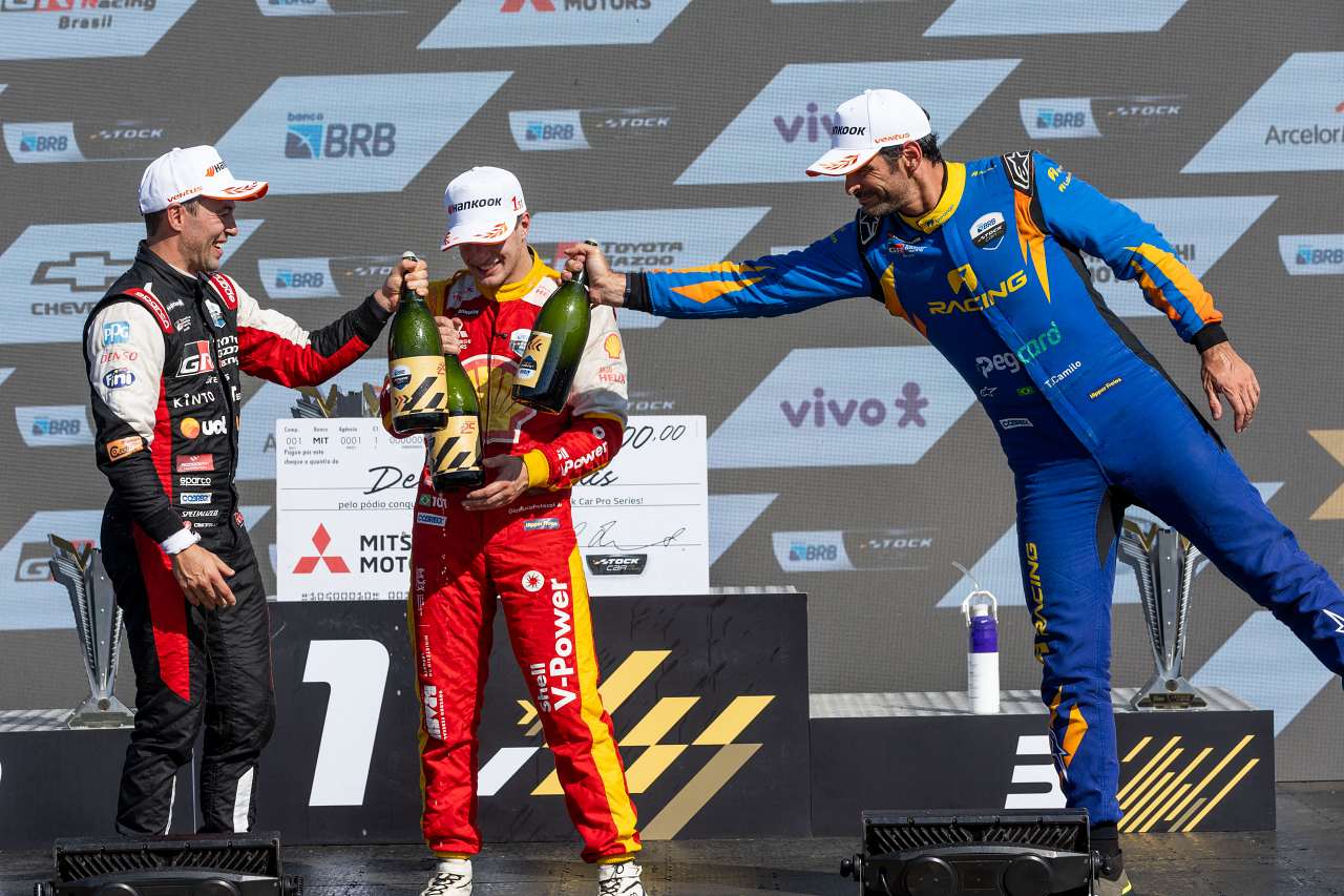 バリチェロ代役で19歳の女性注目株がデビュー。ミツビシ、シボレー勝利でJPも表彰台に／SCB第7戦