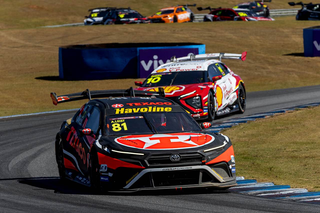 バリチェロ代役で19歳の女性注目株がデビュー。ミツビシ、シボレー勝利でJPも表彰台に／SCB第7戦