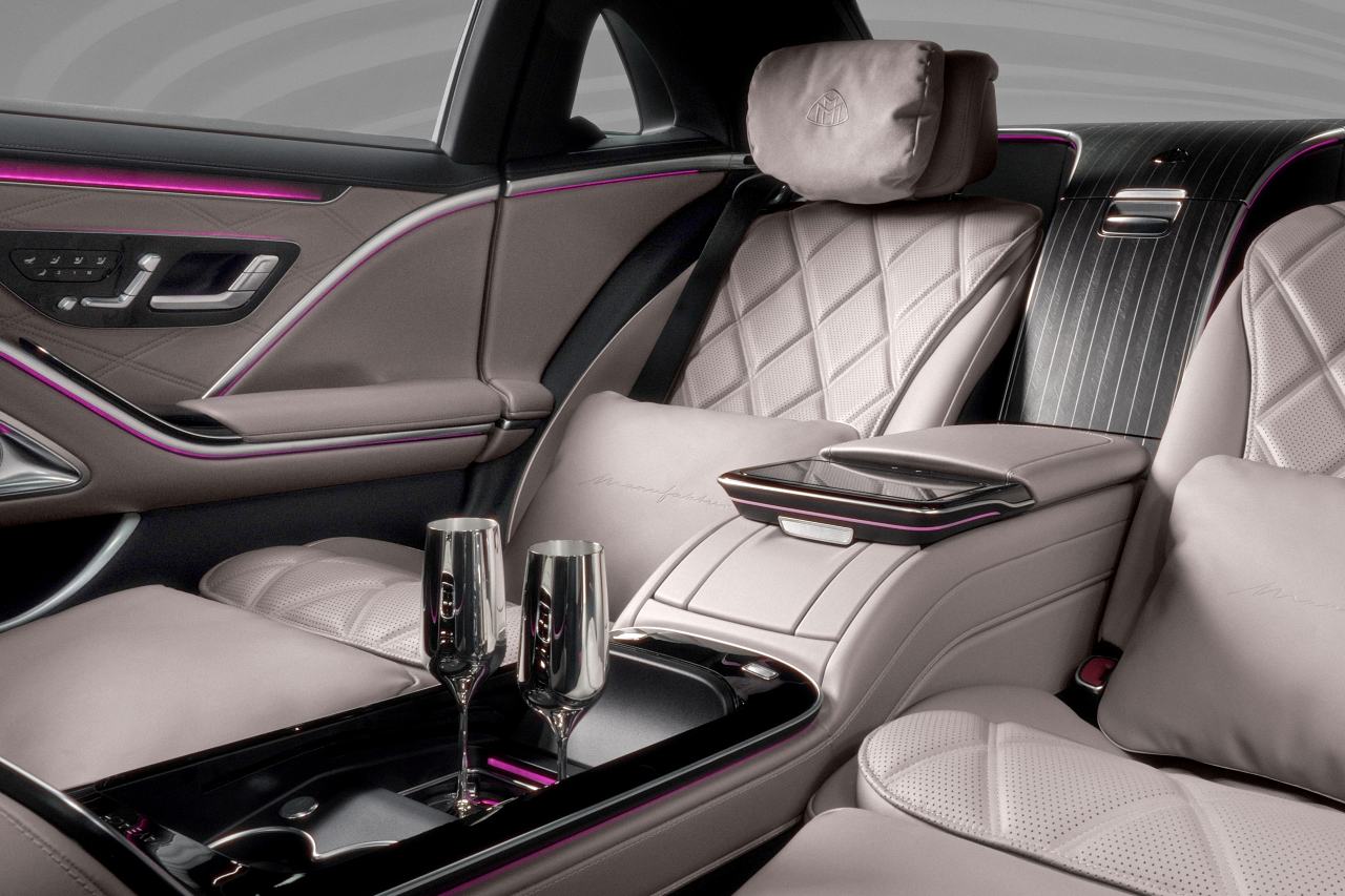 メルセデス、旗艦『Sクラス』に漆黒の限定車を導入。マイバッハには限定5台のツートーン仕様も