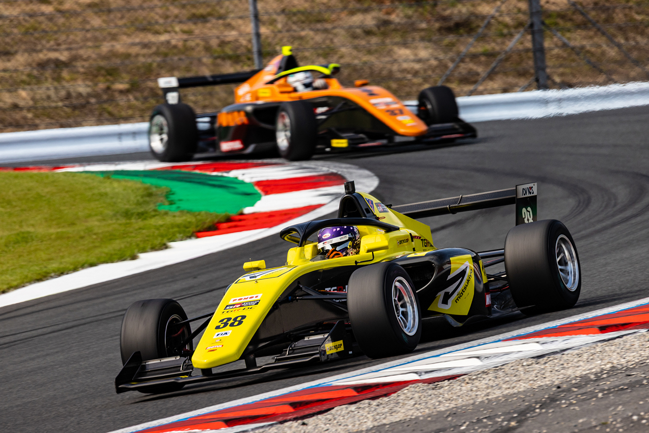 鈴木斗輝哉（マツモトキヨシ TOM’S TGR-DC FR）