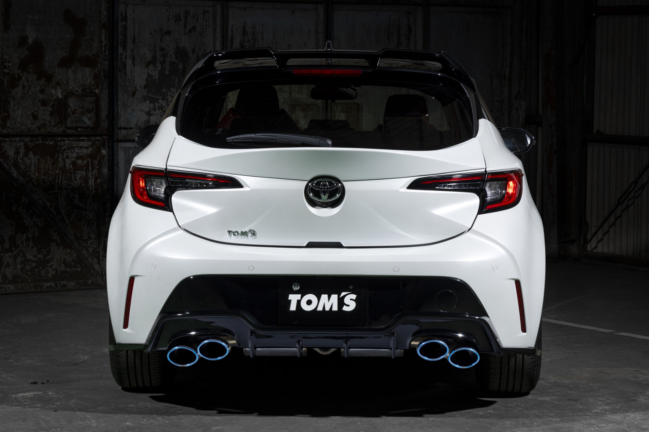 トムスからカローラスポーツ用マフラー『トムス・バレル』が新発売。新設計により性能とスタイルを両立