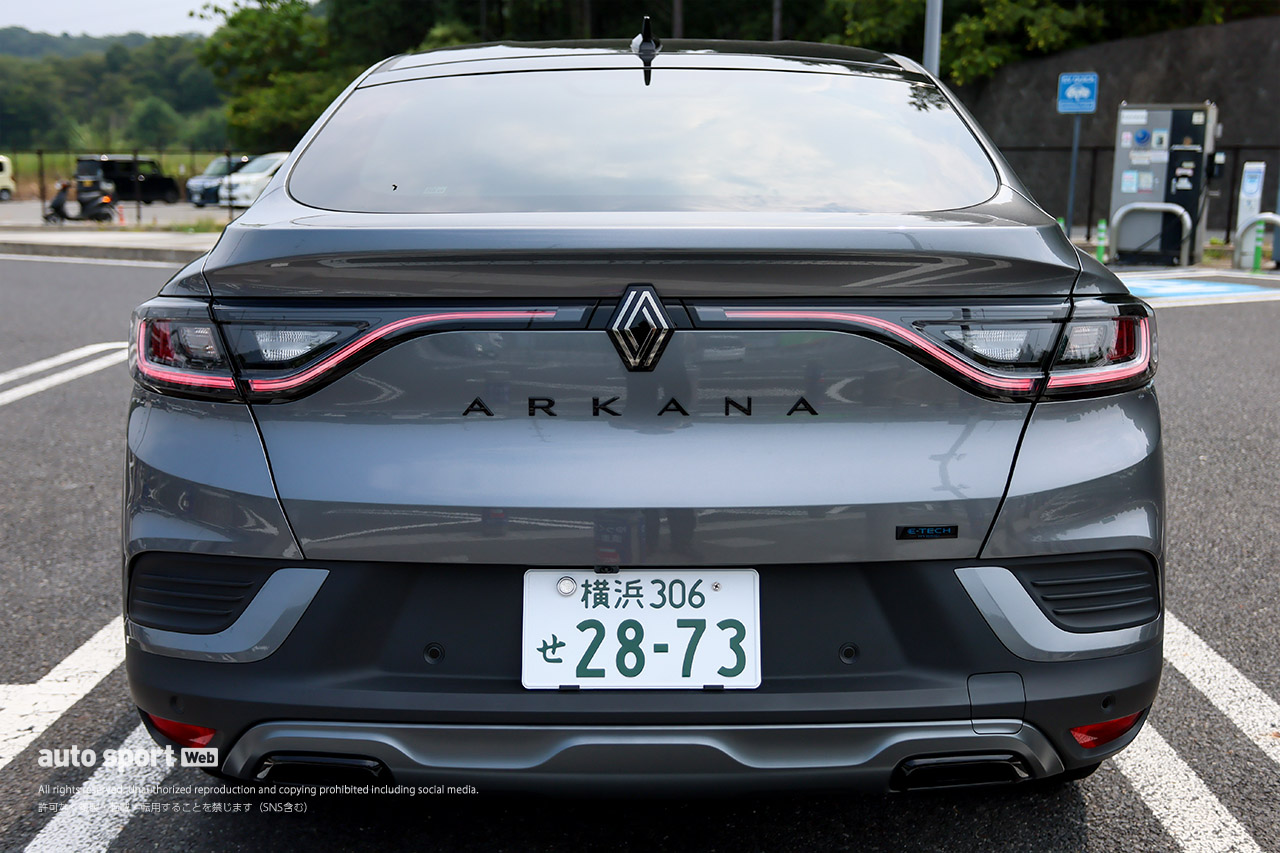 【乗り心地のよいクルマ探求所】ルノーが考える“現代セダン”アルカナ。長距離移動もノンストレス、燃費もバツグン