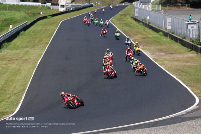羽田が終始トップで今季3勝目。表彰台争いは亀井が制す／2025全日本ロード第6戦岡山 ST1000 決勝