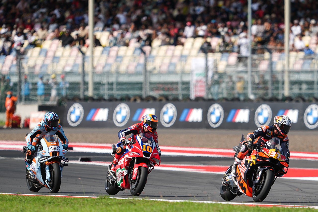 マリーニ、2位争いから接触後退に「無理に仕掛けたように見えた」／第18戦インドネシアGP