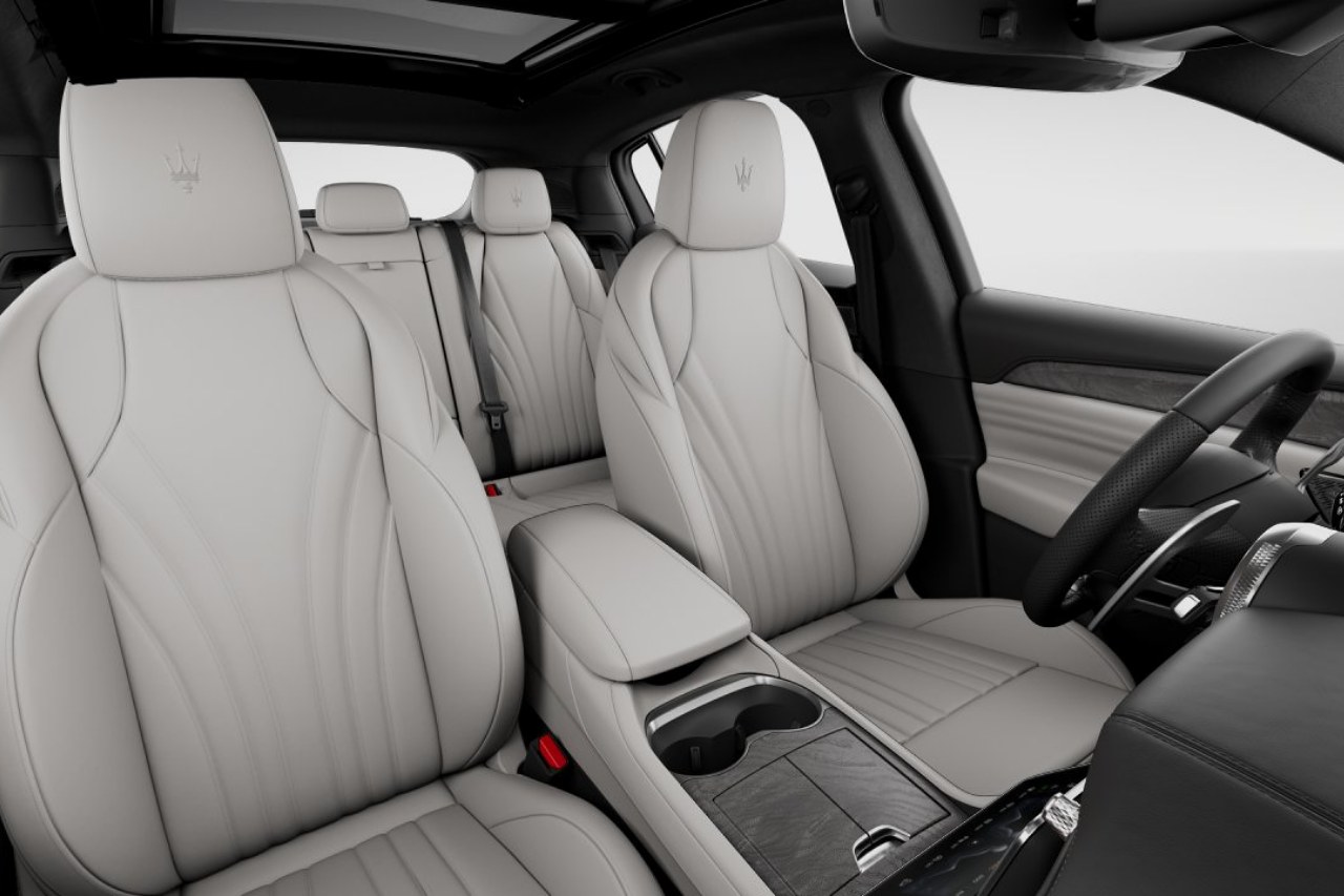 マセラティ、人気SUV『グレカーレ』にエントリーグレード“Essenza”を追加。複数の特別仕様車も