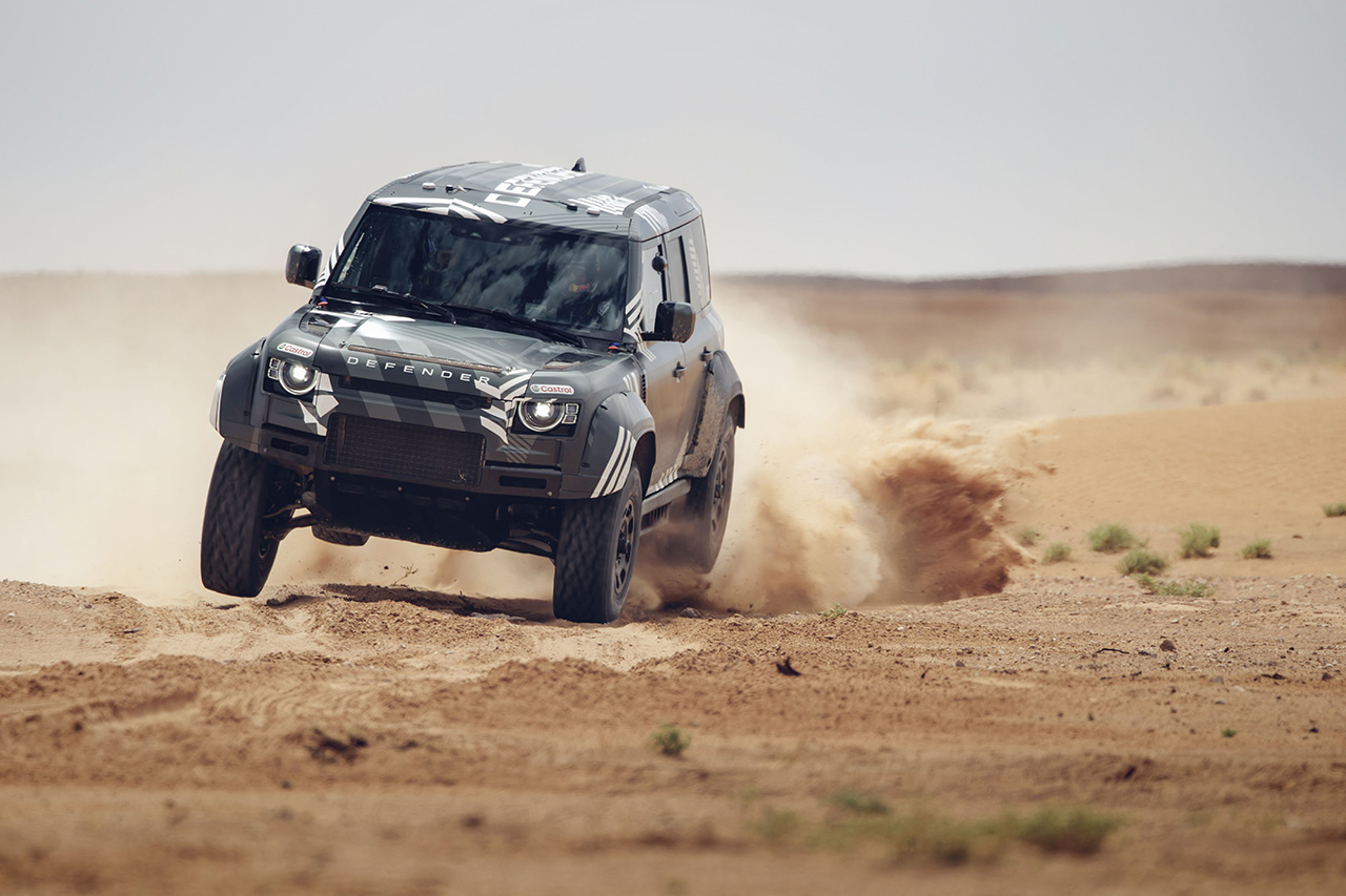ディフェンダー、ダカールラリー参戦に向け『DAKAR D7X-R』がサハラ砂漠でテスト。JLRマネージング・ディレクターも決定