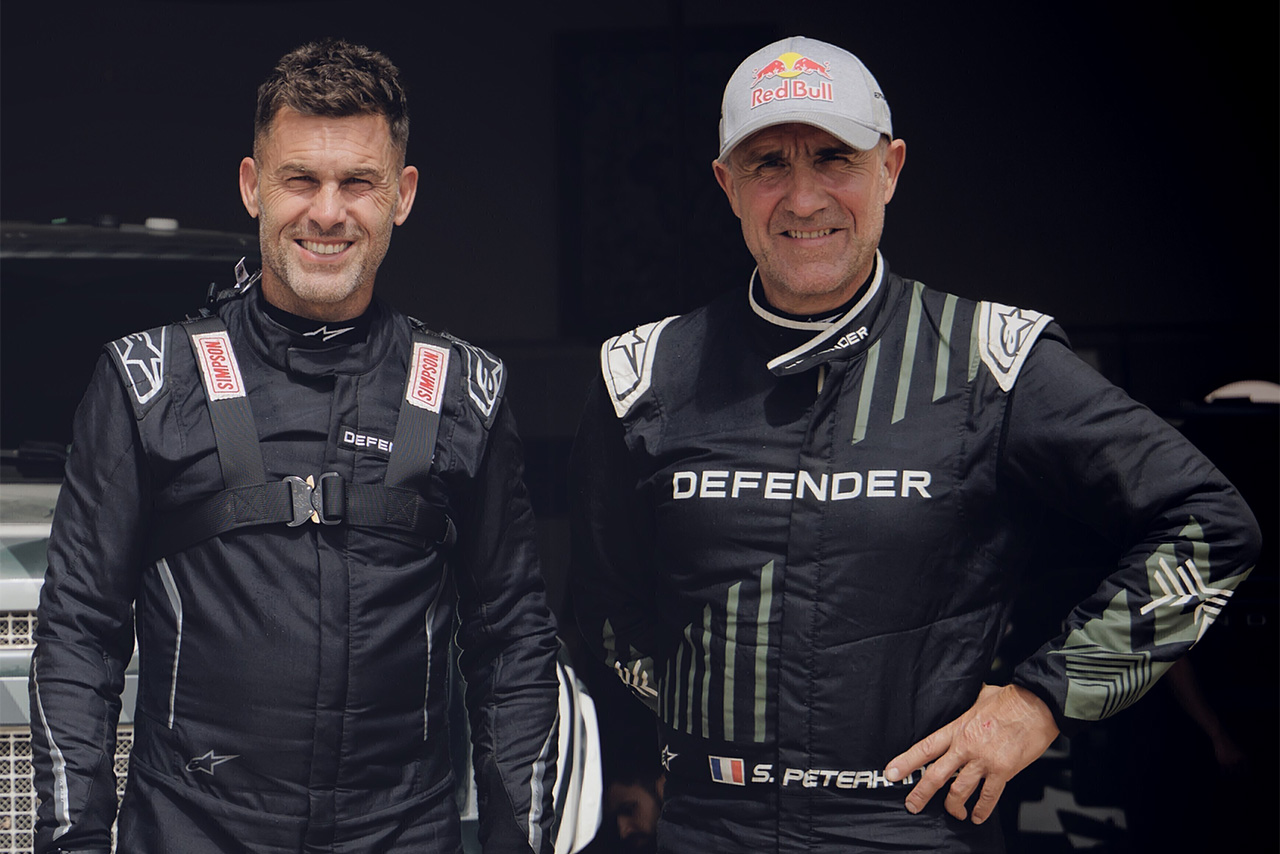 ディフェンダー、ダカールラリー参戦に向け『DAKAR D7X-R』がサハラ砂漠でテスト。JLRマネージング・ディレクターも決定