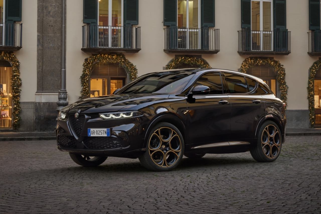 アルファロメオ、人気ミドルSUV『トナーレ』に欧州で人気の“INTENSA”シリーズを限定車として導入