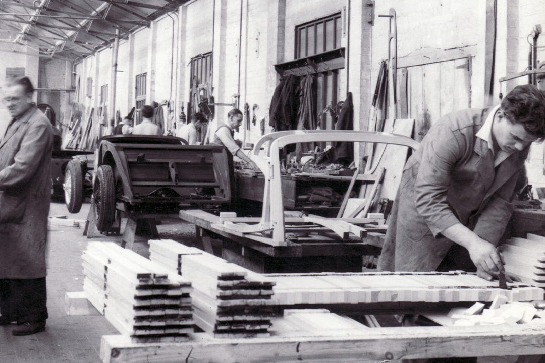 『モーガン・プラス・フォー』75周年記念モデルが発売。全世界75台の限定車が日本でも販売開始