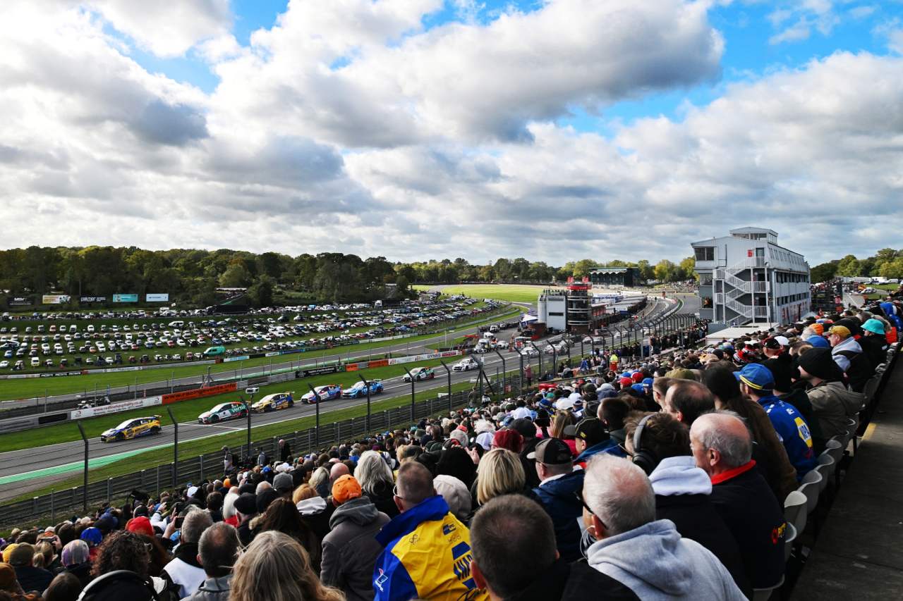 イングラムが自身2度目の戴冠。トヨタ・カローラのクックも激動の1年を勝利で締める／BTCC最終戦