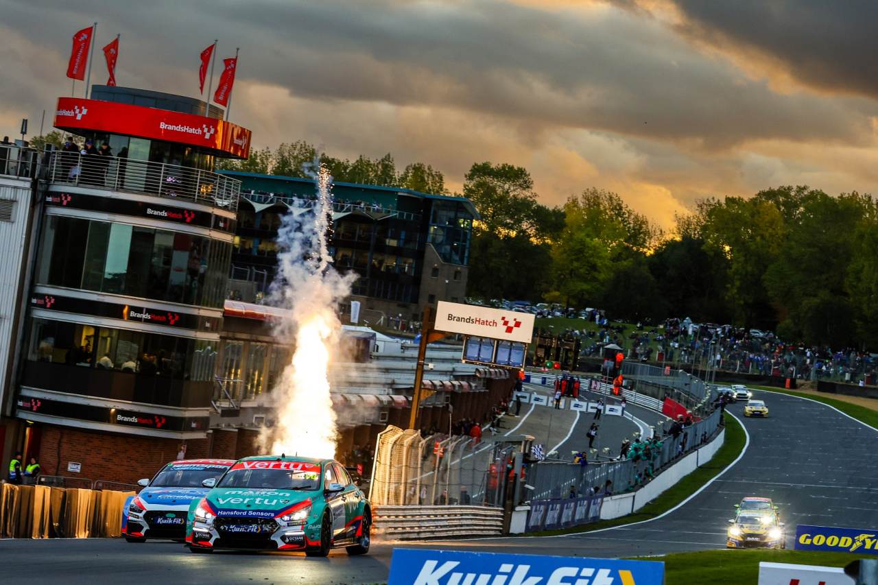 イングラムが自身2度目の戴冠。トヨタ・カローラのクックも激動の1年を勝利で締める／BTCC最終戦