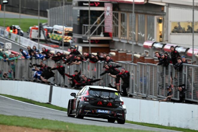 イングラムが自身2度目の戴冠。トヨタ・カローラのクックも激動の1年を勝利で締める／BTCC最終戦