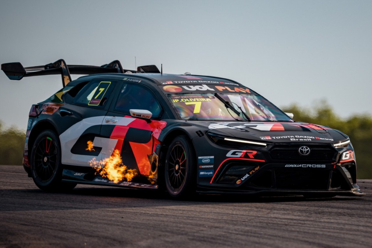 同地2週連続開催で“伏兵”ラファエル鈴木が躍進も、まさかの日曜メインレース失格処分に／ストックカー・ブラジル第8戦