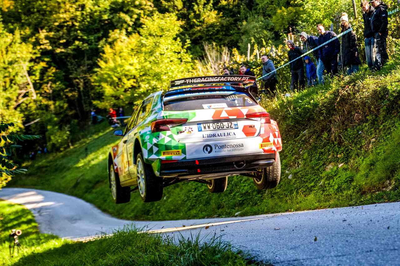 ミコ・マルチェクが待望のERCチャンピオン獲得。ジョン・アームストロングが連勝で2025年シーズン最終戦を締めくくる