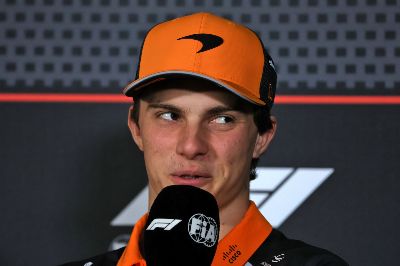 インパクト抜群、ピアストリバーガー登場／メルセデス、韓国でF1デモランへ【SNSピックアップ今週のF1界】