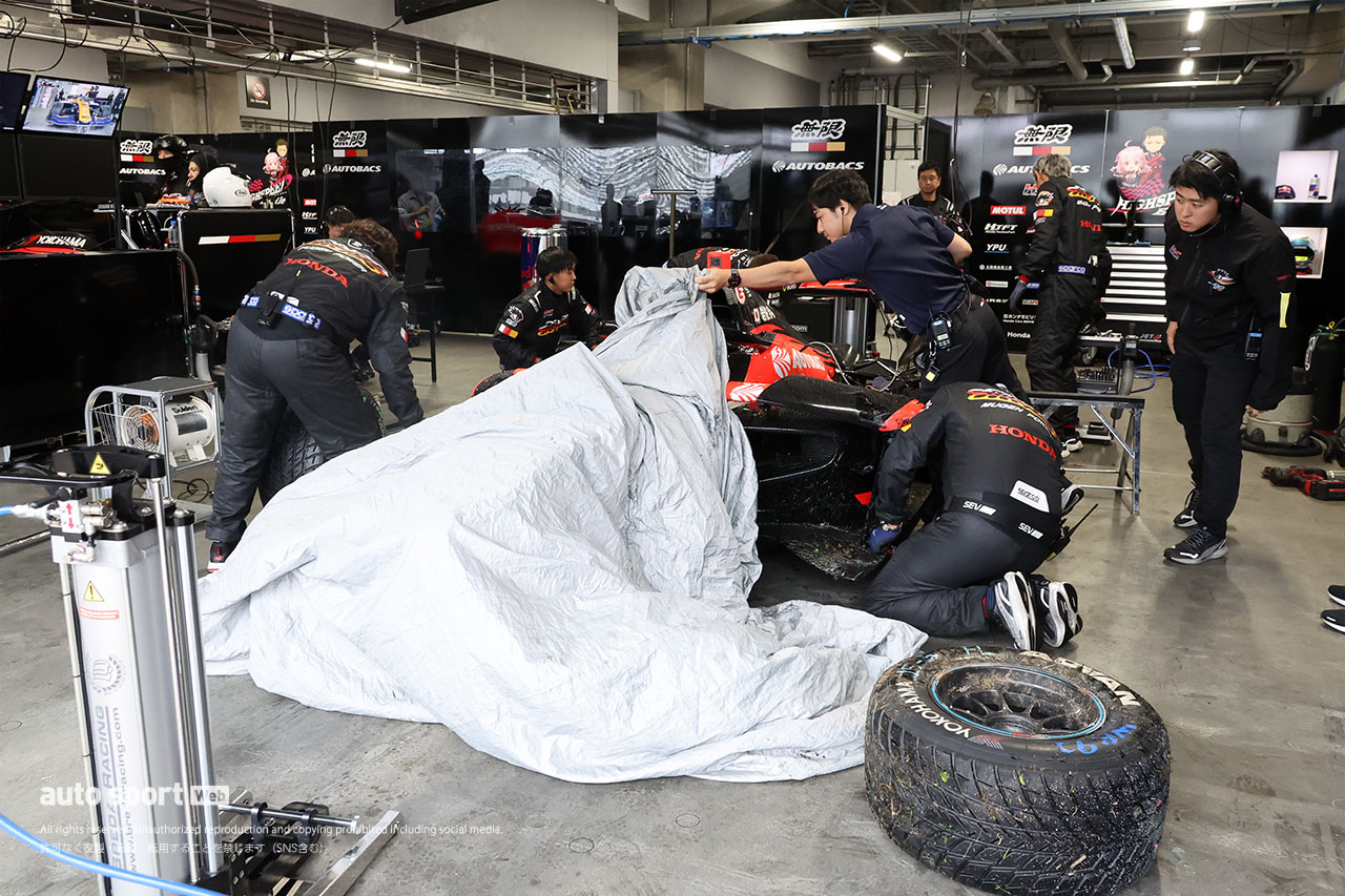 スーパーフォーミュラ第9戦富士は雨中の予選で終盤岩佐がクラッシュ。フェネストラズが暫定初ポール獲得