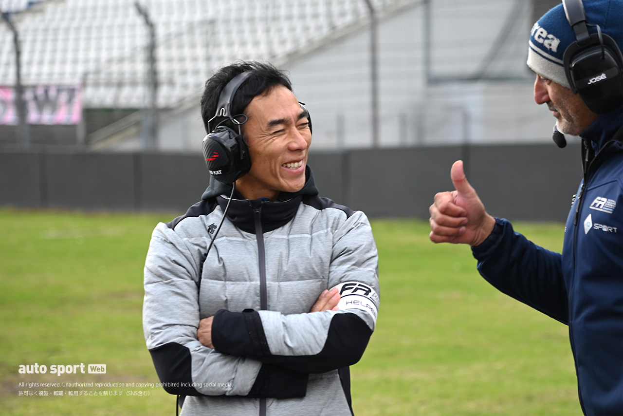 FRECAホッケンハイム戦で加藤大翔をサポートする佐藤琢磨