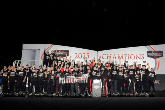アキュラおよばず、3位入賞のポルシェがダブルタイトル獲得。IMSA最終戦プチ・ル・マン勝者はAXRキャデラックに