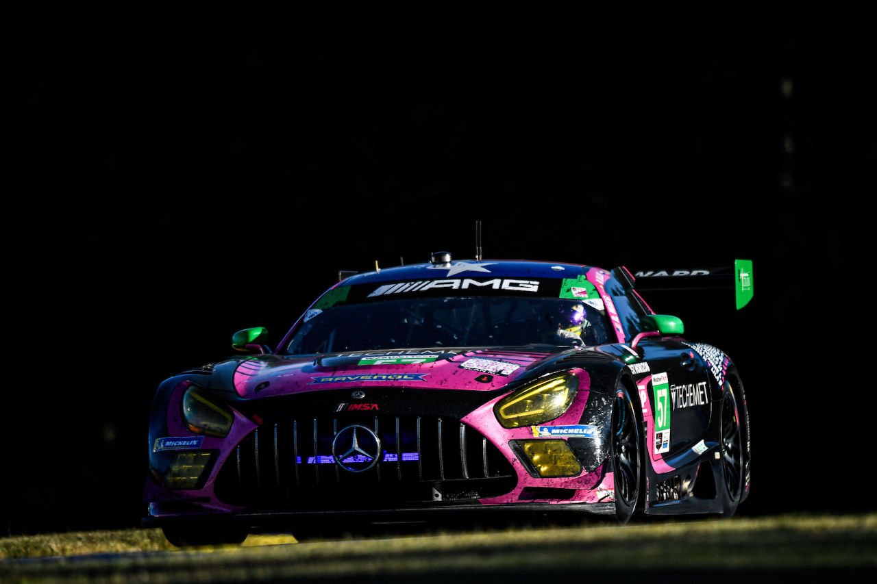 アキュラおよばず、3位入賞のポルシェがダブルタイトル獲得。IMSA最終戦プチ・ル・マン勝者はAXRキャデラックに