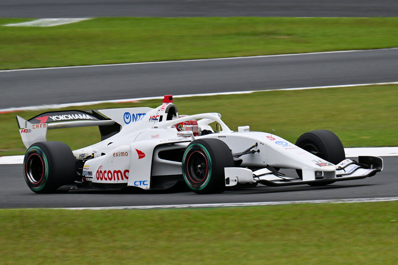 DOCOMO TEAM DANDELION RACING 2025スーパーフォーミュラ第10戦