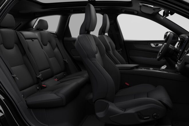 ボルボ、人気SUV『XC90／XC60』に特別な装いのモデルを設定。電動『EX40』には最終特別仕様車も