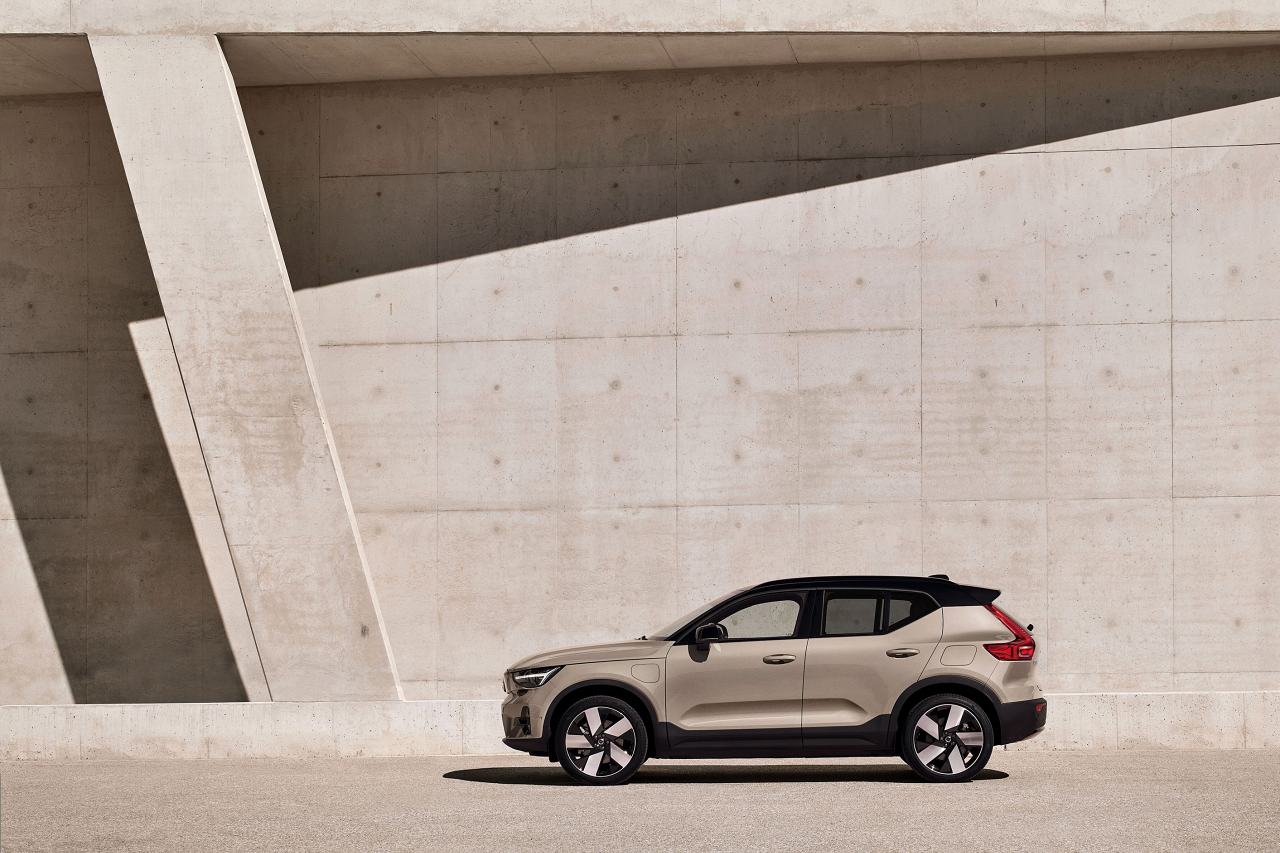 ボルボ、人気SUV『XC90／XC60』に特別な装いのモデルを設定。電動『EX40』には最終特別仕様車も