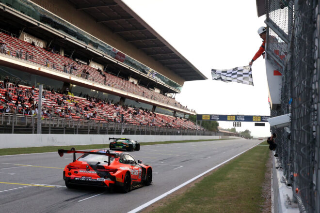 ルトロニック、ポルシェチーム初のエンデュランス・カップ王者に。最終戦バルセロナはガレージ59マクラーレンが圧勝／GTワールドチャレンジ・ヨーロッパ