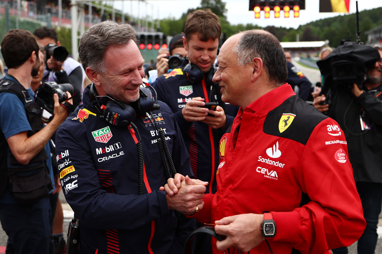 クリスチャン・ホーナー（レッドブル）とフレデリック・バスール（フェラーリ）