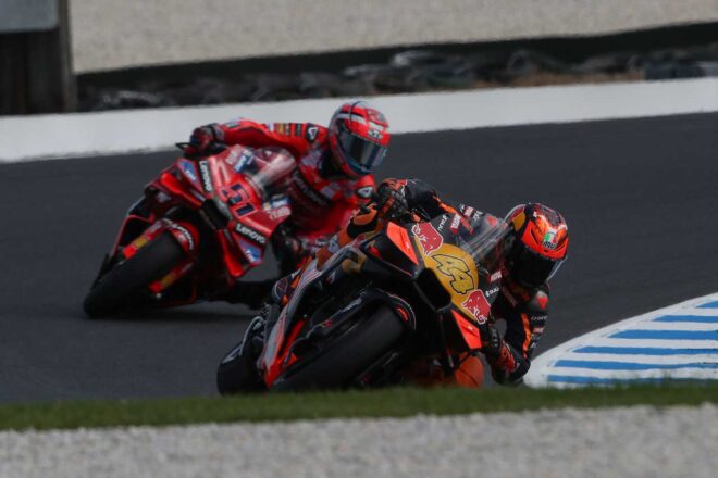 ポル・エスパルガロ（レッドブルKTMテック3）、ミケーレ・ピロ（ドゥカティ・レノボ・チーム）／2025MotoGP第19戦オーストラリアGP