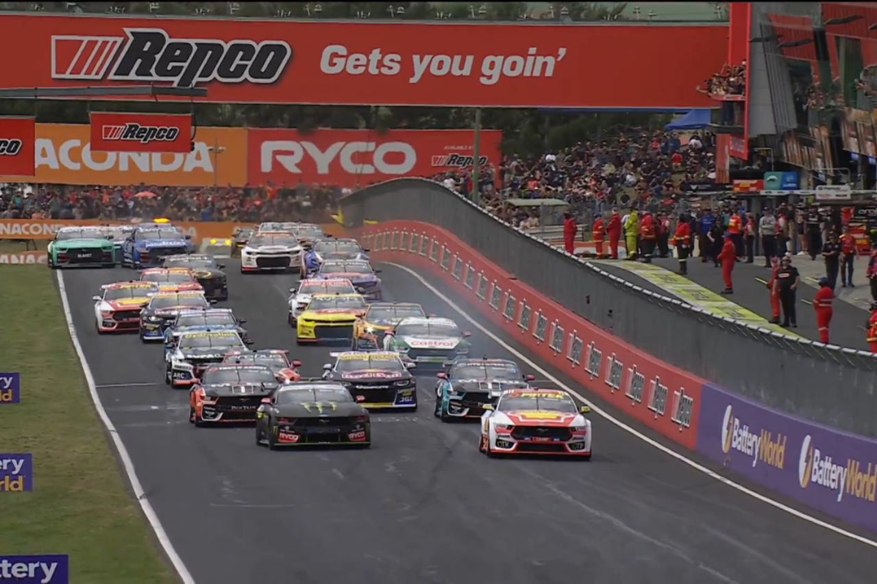 フォード陣営が“聖典”を席巻。雨絡み決勝はペイン＆タンダー組が初制覇／RSC第10戦バサースト1000