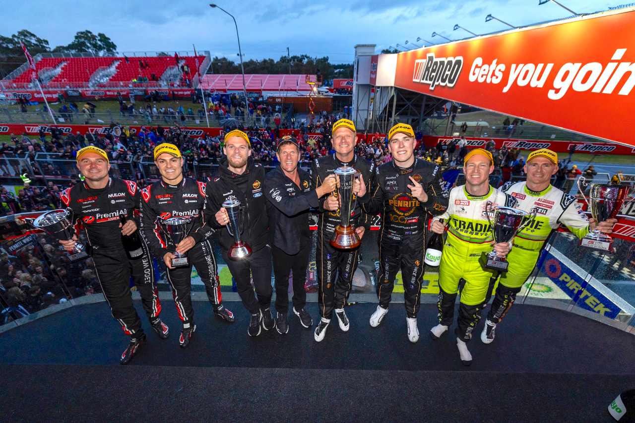 フォード陣営が“聖典”を席巻。雨絡み決勝はペイン＆タンダー組が初制覇／RSC第10戦バサースト1000