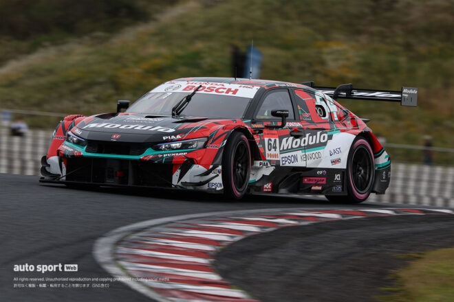 1995年のル・マン24時間GT2クラス優勝の『ホンダNSX-GT2』。高橋