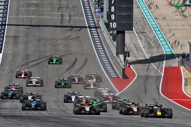 2025年F1第19戦アメリカGP　スプリントのスタート