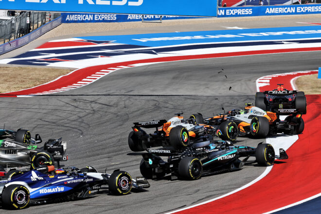 2025年F1第19戦アメリカGP　スプリントのスタート直後に発生したアクシデント