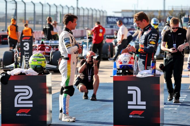 ポールのマックス・フェルスタッペン（レッドブル）と予選2番手のランド・ノリス（マクラーレン）