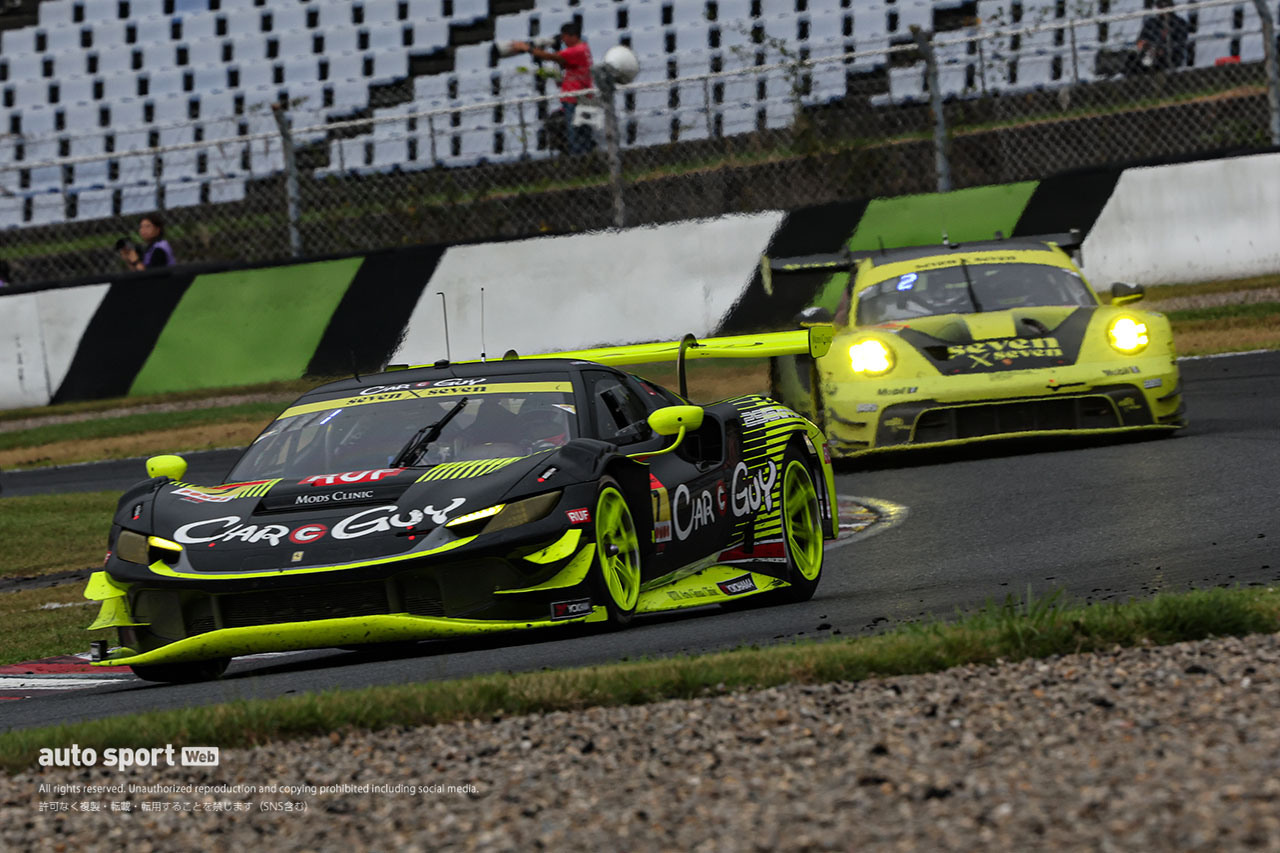 CARGUY Ferrari 296 GT3とseven × seven PORSCHE GT3R