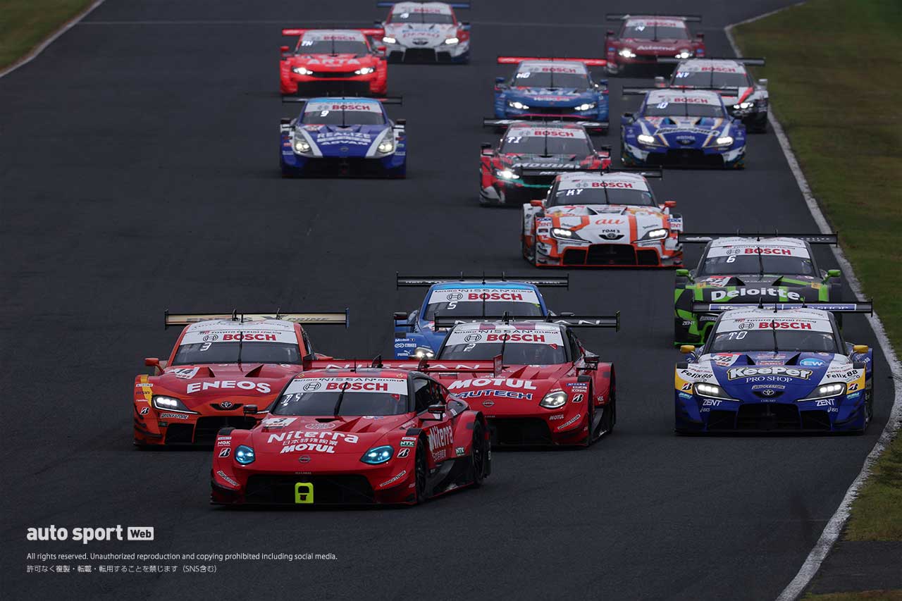 スーパーGT第7戦オートポリス決勝、フロントロウからスタートしたニスモの2台