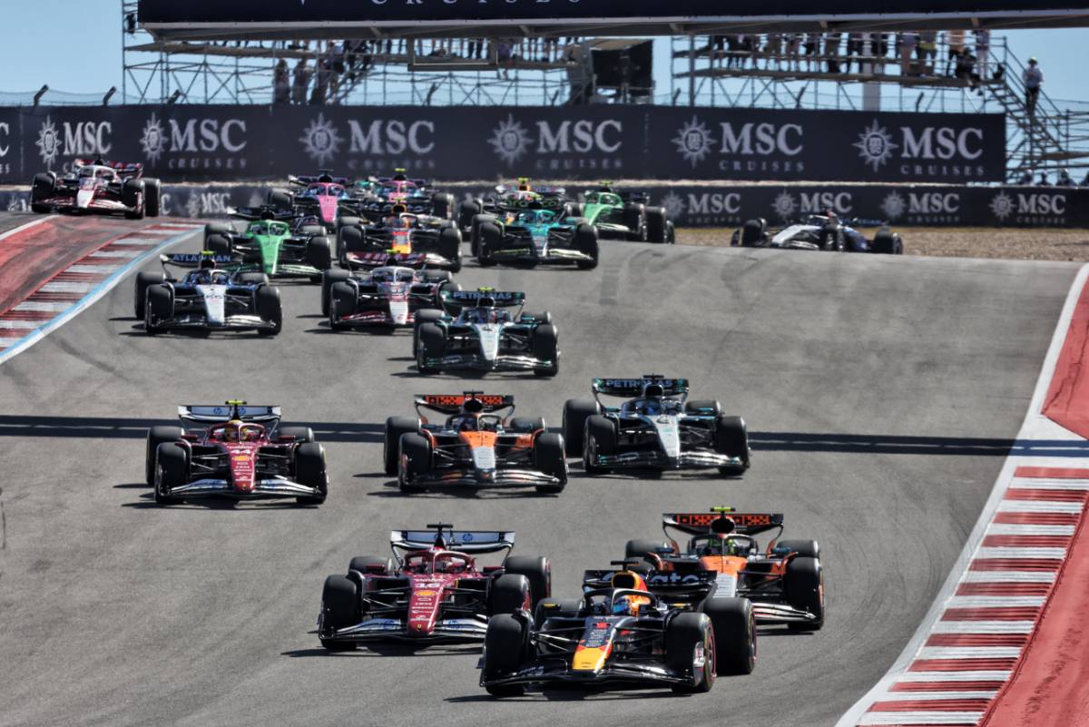 マックス・フェルスタッペン(レッドブル)、ジョージ・ラッセル(メルセデス)、カルロス・サインツ(ウイリアムズ)