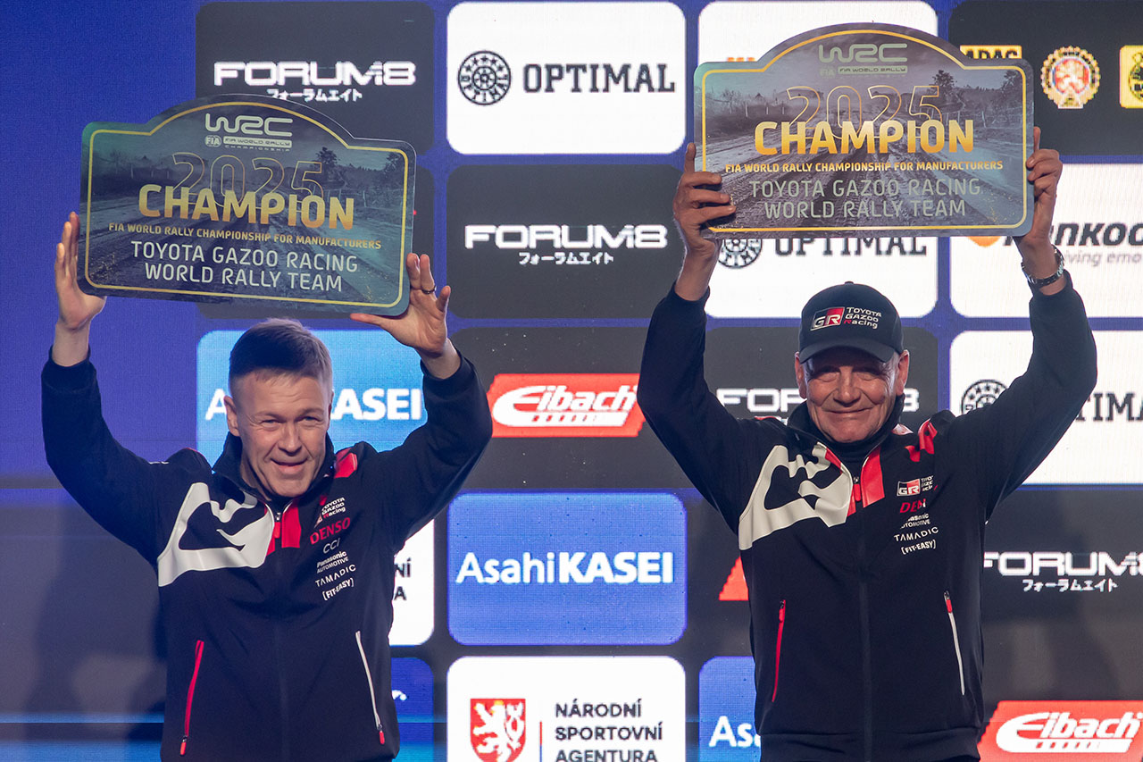 タイトル確定のトヨタ、陣営内のドライバー選手権争いが白熱。最終ステージで逆転のエバンスが首位返り咲き／第12戦