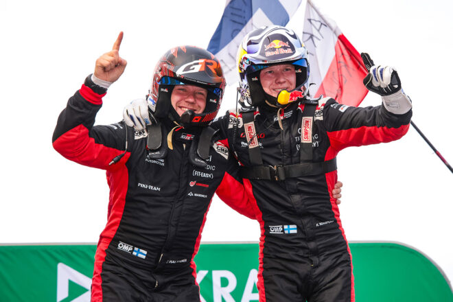 カッレ・ロバンペラ／ヨンネ・ハルットゥネン組（69号車）