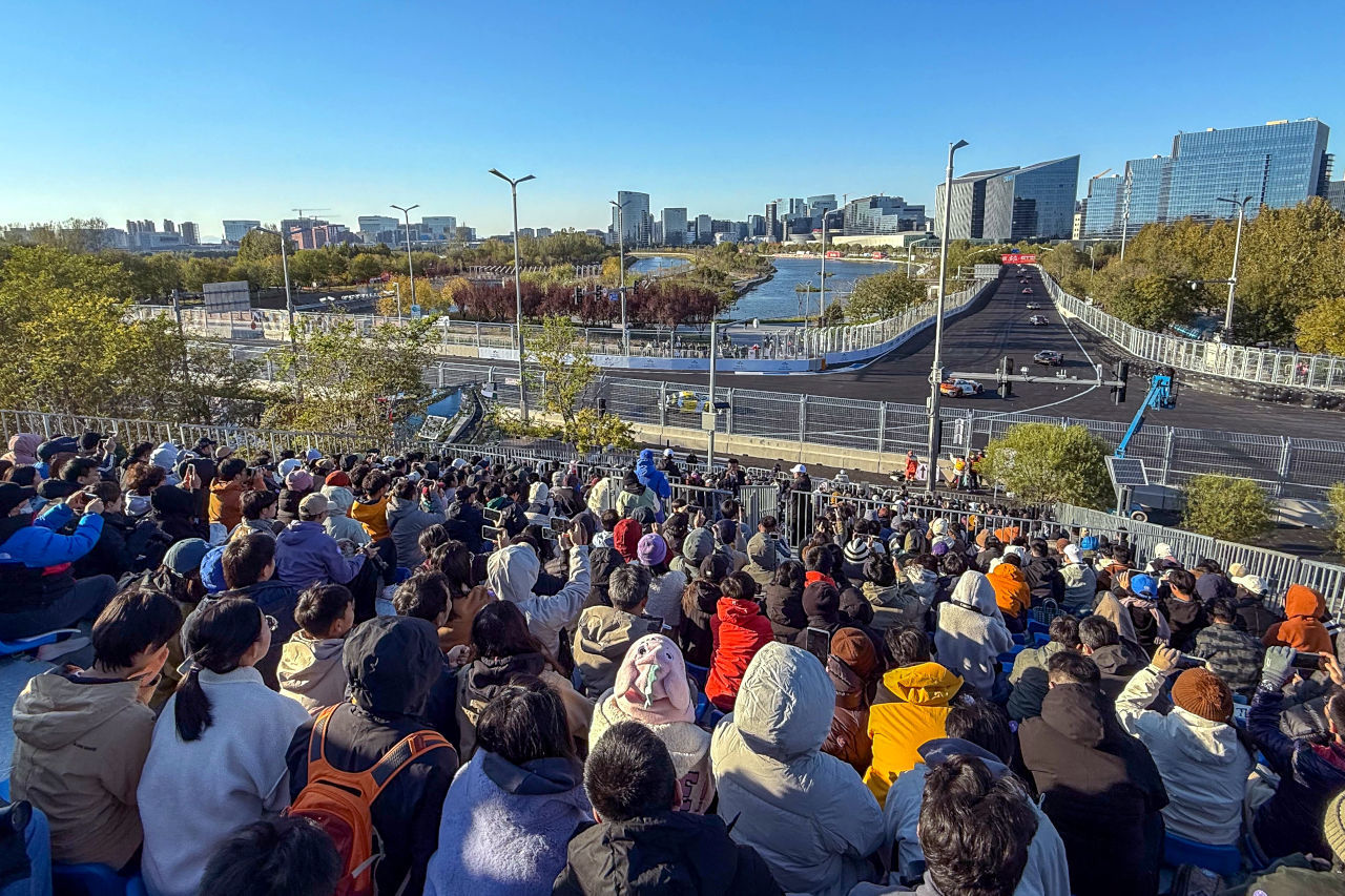 TEAM 5ZIGENのニッサンGT-Rが北京市街地で総合優勝飾る。最終戦までもつれたタイトル争いは王者ペアが連覇達成／GTワールドチャレンジ・アジア